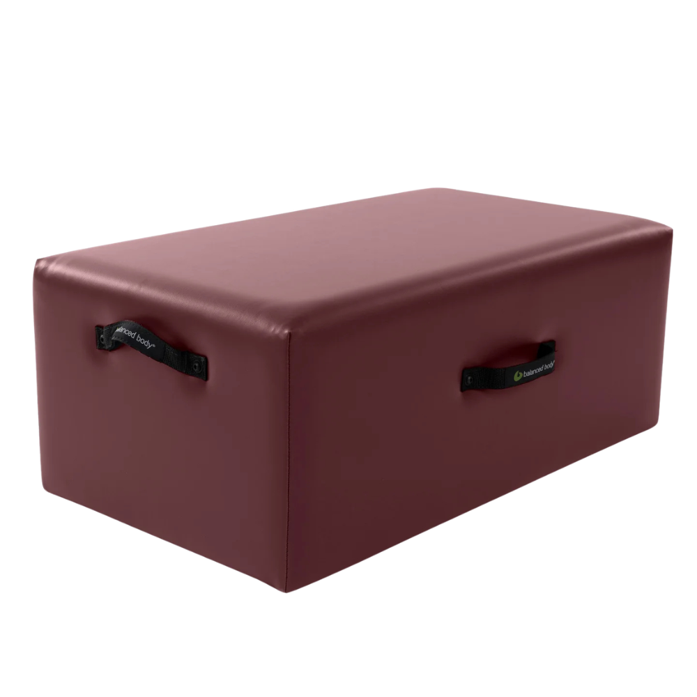 Balanced Body Standard Sitting Box met drie geïntegreerde handgrepen  custom color burgundy brown