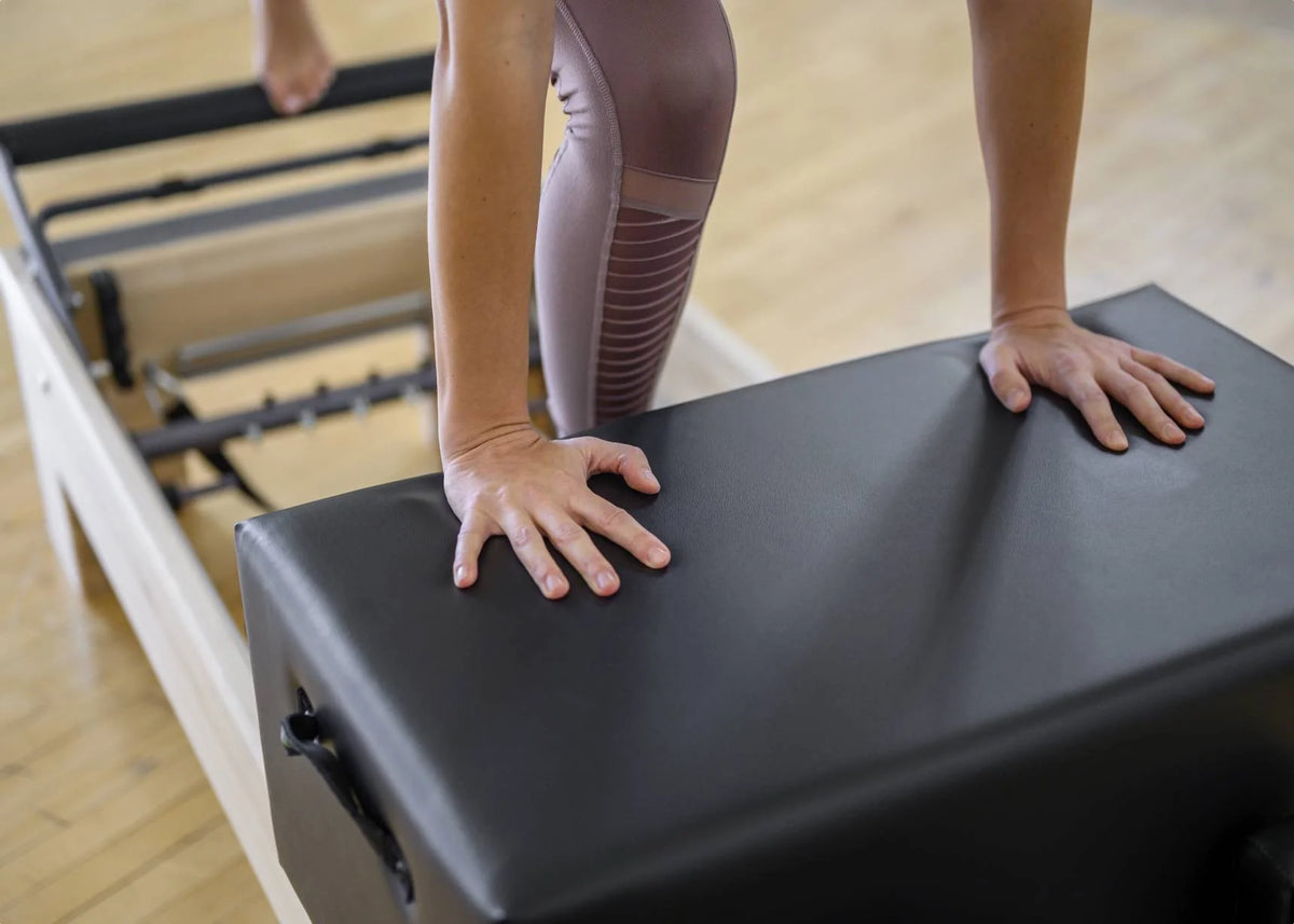 Balanced Body Standard Sitting Box voor professionele Pilates studio