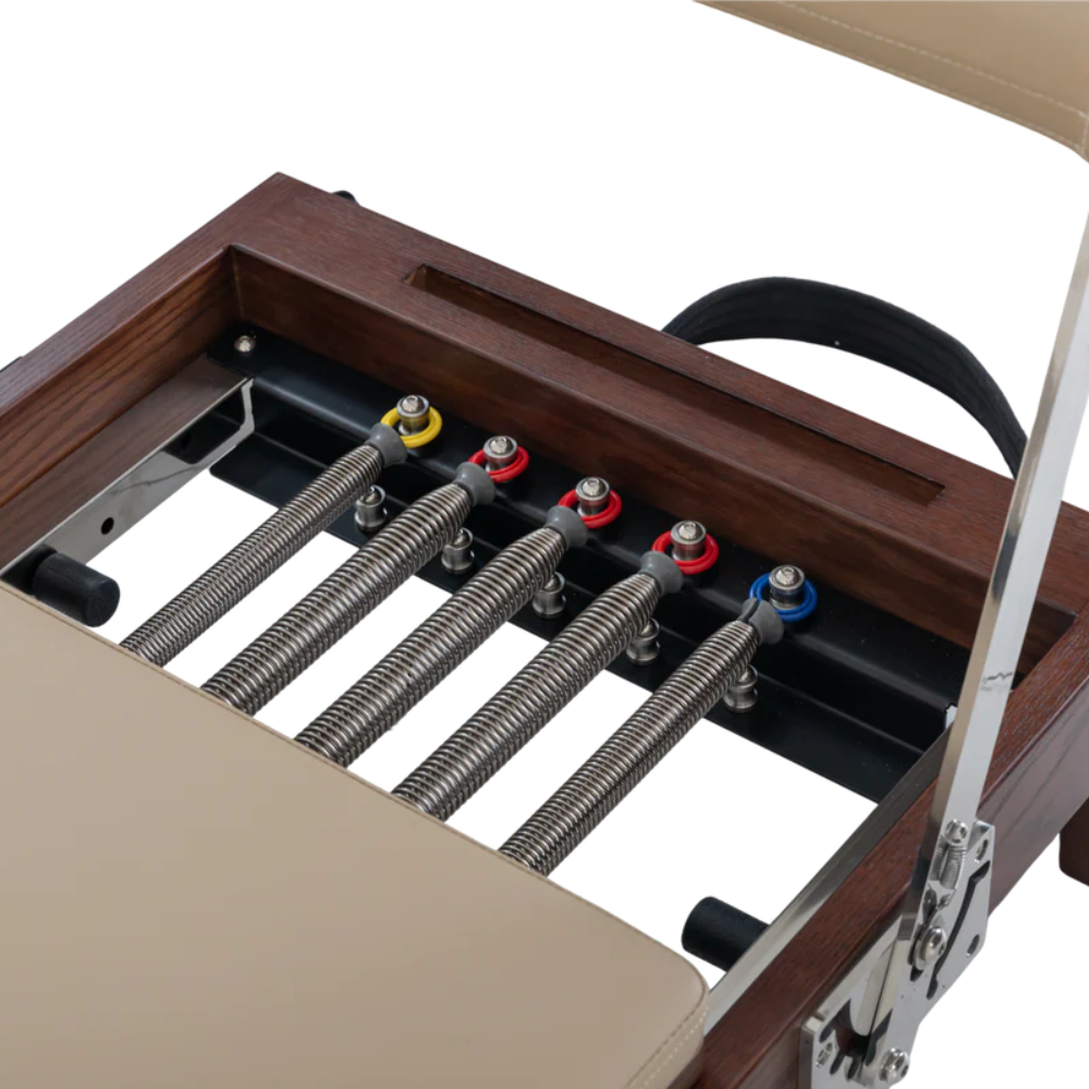 Luxe wood reformer voor thuisgebruik en Pilates studio springs ingezoomd