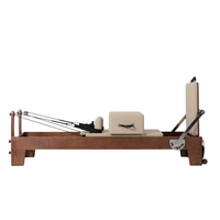 Luxe Pilates reformer voor studio's en professionele trainingsruimtes zijkant